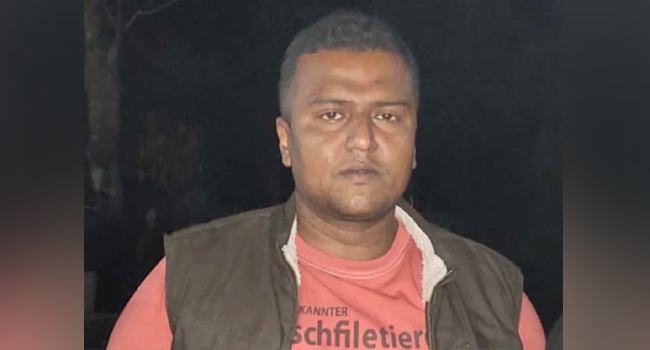 লালমনিরহাটে প্রতিমন্ত্রীর ভাতিজাকে পুলিশে দিলো স্থানীয়রা