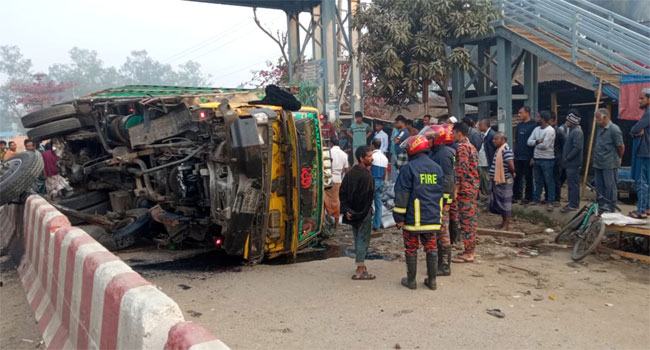 মিরসরাইয়ে সড়ক দুর্ঘটনায় মোটরসাইকেল আরোহী নিহত