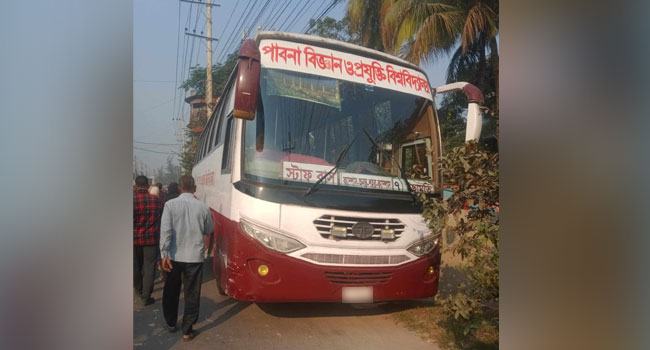 পাবিপ্রবিতে বাসচাপায় পথচারীর মৃত্যু