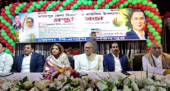 ‘আওয়ামী লীগের রাজনীতিকে নিষিদ্ধ করতে হবে’