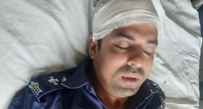 দাউদকান্দিতে অবৈধ ড্রেজার উচ্ছেদ অভিযানে হামলা, পুলিশ ও ভূমি কর্মকর্তাসহ আহত ৬