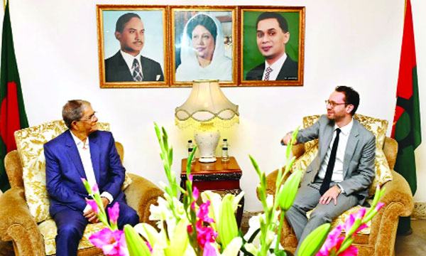 বিচারের মুখোমুখি করতে হাসিনাকে ফেরত চায় বিএনপি