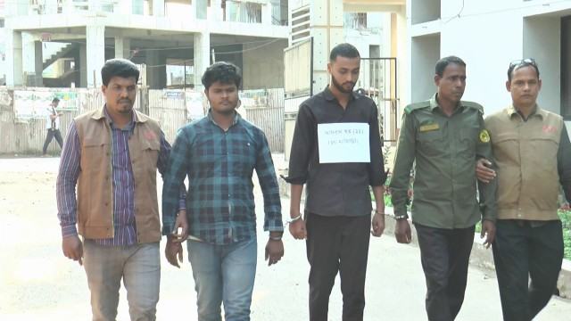 ভোলায় ম্যাজিস্ট্রেট সেজে মোবাইল কোর্ট, ডিবির জালে গ্রেফতার ৩