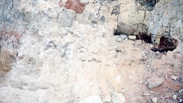 মৌলভীবাজারে টিলা ধসে স্কুলছাত্রীর মৃত্যু
