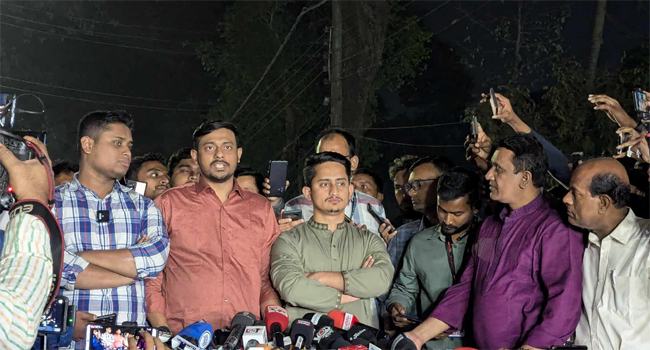 আওয়ামী লীগের বিচারে কেউ হস্তক্ষেপ করলে আবার প্রতিবাদে নামব : সারজিস