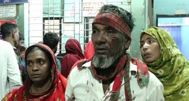 কুষ্টিয়ায় নৌকা ছিদ্র করাকে ঘিরে সংঘর্ষে আহত ১৫
