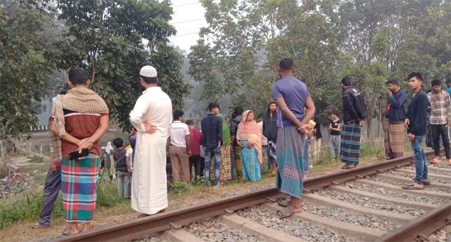 ফরিদপুরে ট্রেনে কাটা পড়ে যুবকের মৃত্যু