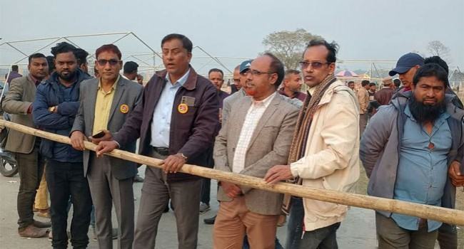 ডালিয়া তিস্তা পয়েন্টে ৪৮ ঘণ্টার কর্মসূচিতে যোগ দিচ্ছে লোকজন