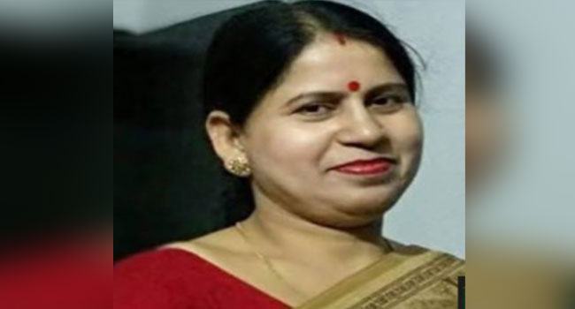 রাজবাড়ীতে চলন্ত মোটরসাইকেল থেকে পড়ে গৃহবধূ নিহত