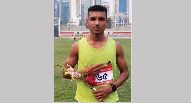৩২ বছরের রেকর্ড ভাঙলেন রনি
