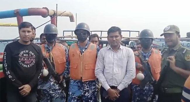 রাঙ্গাবালীতে অবৈধভাবে বালু তোলায় ৩ ড্রেজার ম্যানেজারকে জরিমানা