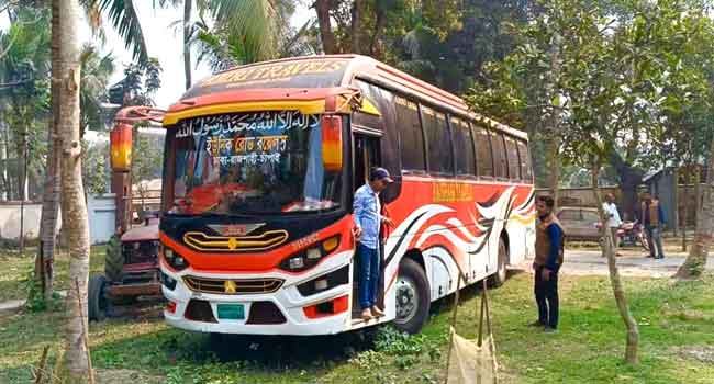দুই থানার ঠেলাঠেলিতে বাস ডাকাতির ৩ দিন পর মামলা, ওসি প্রত্যাহার