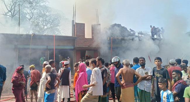 গলাচিপায় পাটখড়ি গুদামে আগুন