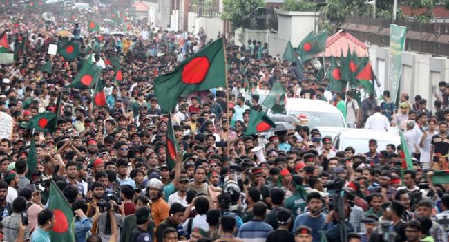 উভয় সঙ্কটে ছাত্র রাজনীতি