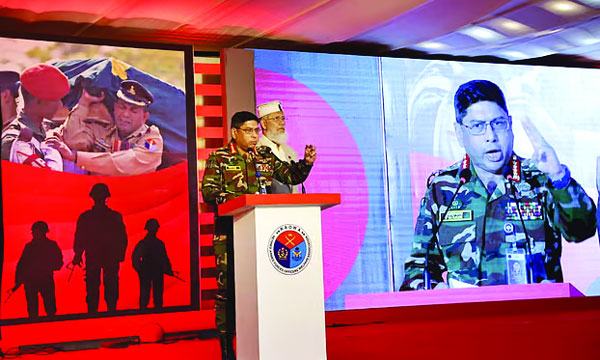কাদা ছোড়াছুড়ি করলে সার্বভৌমত্ব বিপন্ন হবে : সতর্ক করলেন সেনাপ্রধান