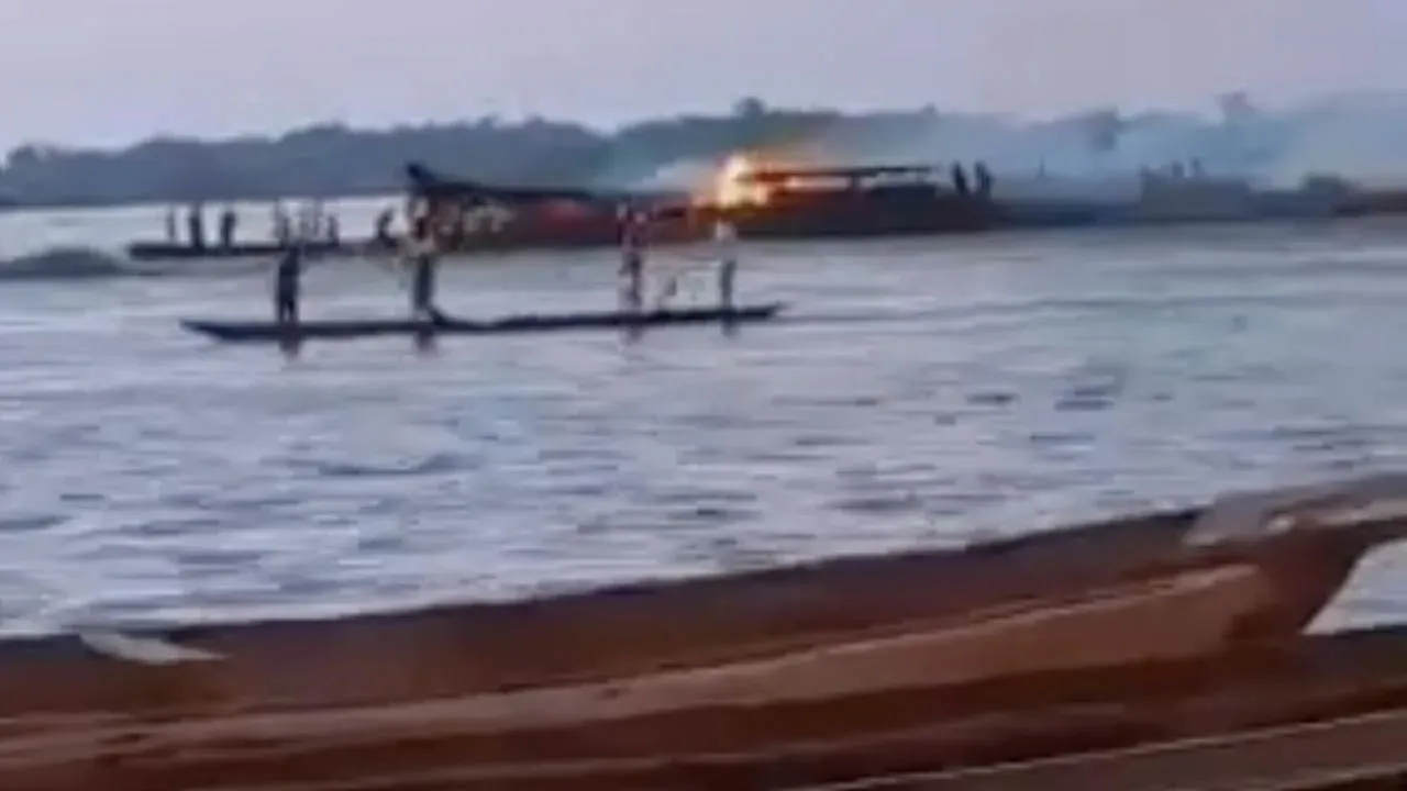 কঙ্গোতে আগুন লেগে নৌকাডুবি, নিহত ১৪৮