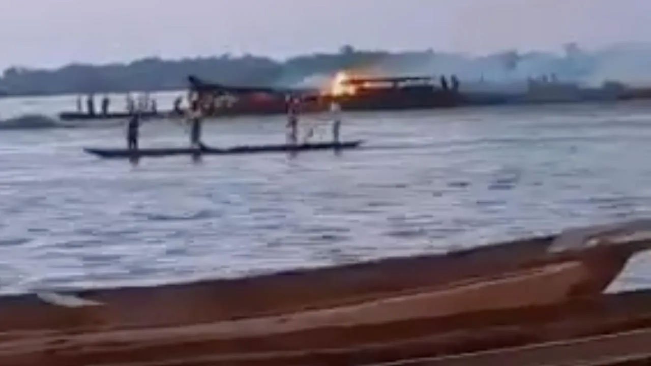 কঙ্গোতে আগুন লেগে নৌকাডুবি, নিহত ১৪৮