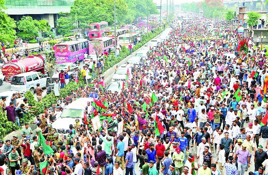 রাজসিক প্রত্যাবর্তন খালেদা জিয়ার