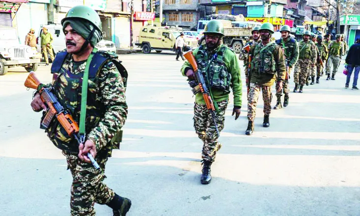 নিয়ন্ত্রণ রেখায় গোলাগুলি