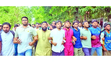 ডাকসুতে প্রতিশ্রুতি, প্রত্যাশা ও সংশয়ের দোলাচল