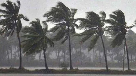 ঢাকাসহ ৬ বিভাগে অতি ভারী বৃষ্টির সতর্কতা, পাহাড় ধসের শঙ্কা