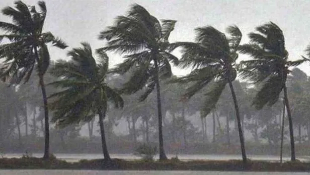 দুপুরের মধ্যে ৬০ কিমি বেগে ঝড়ো হাওয়া বয়ে যেতে পারে