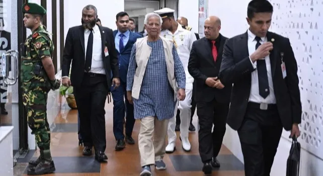 দেশে ফিরলেন প্রধান উপদেষ্টা