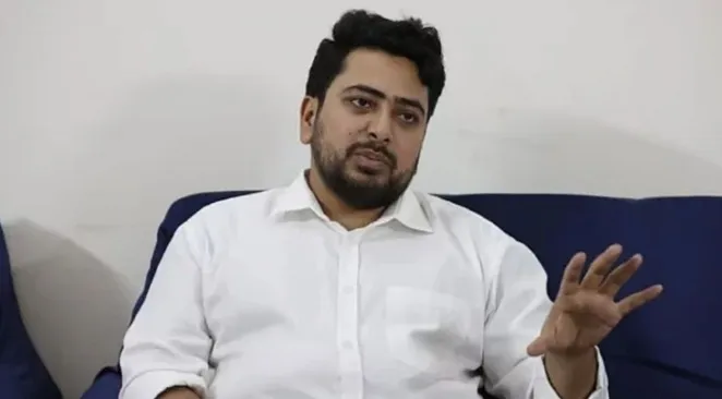 আ'লীগের কার্যক্রম নিষিদ্ধ : সিদ্ধান্ত দ্রুত বাস্তবায়নের দাবি নাহিদের