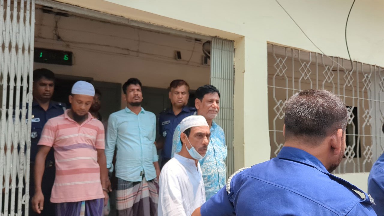 লক্ষ্মীপুরে ইউপি চেয়ারম্যানসহ আওয়ামী লীগের ৫ নেতা আটক