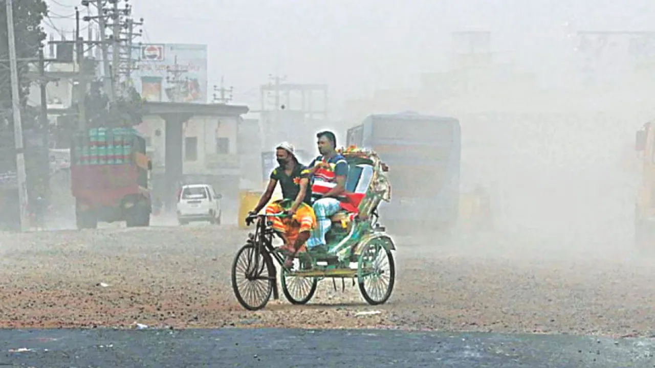 ছুটির দিনেও ঢাকার বাতাসের মান অস্বাস্থ্যকর