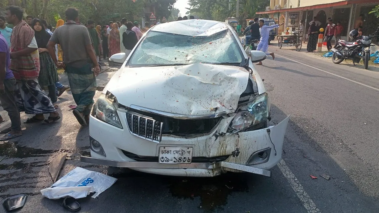 নাটোরে প্রাইভেটকার ও মোটরসাইকেলের সংঘর্ষে নিহত ১