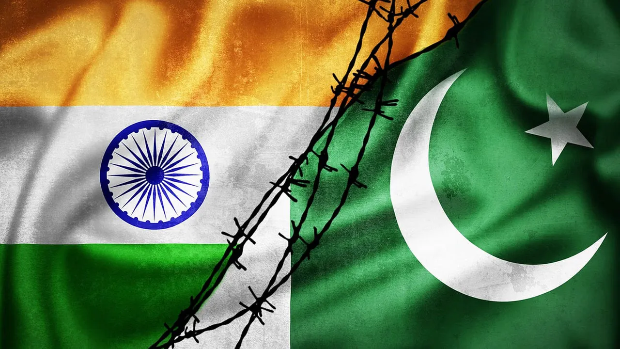 আজাদ কাশ্মিরে হাজারের বেশি মাদ্রাসা বন্ধ ঘোষণা