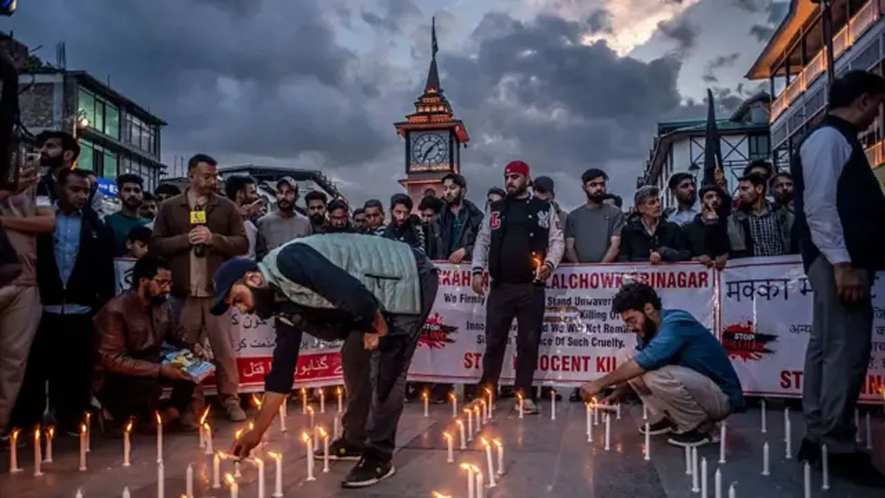 কাশ্মিরিদের হুমকির মুখে পড়তে হচ্ছে ভারতের নানা রাজ্যে