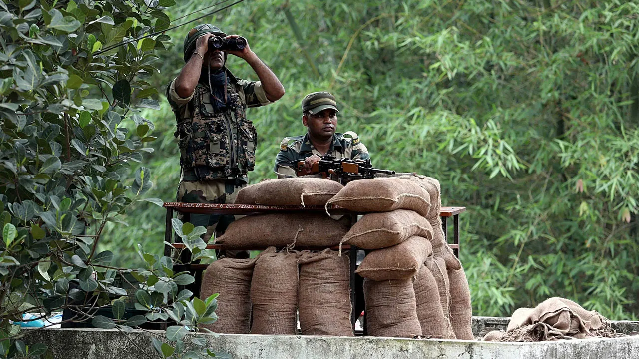 ভারতে নিরাপত্তা বাহিনীর অভিযানে ১৬ মাওবাদী নিহত