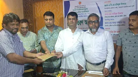 কুষ্টিয়ায় সাংবাদিক কল্যাণ ট্রাস্টের চেক বিতরণ