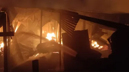 সিদ্ধিরগঞ্জে ফার্নিচার মার্কেটে আগুন, ১৪ দোকানের মালামাল পুড়ে ছাই