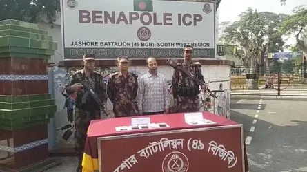 বেনাপোলে সৌদি রিয়াল ও ইউএস ডলারসহ আটক ১