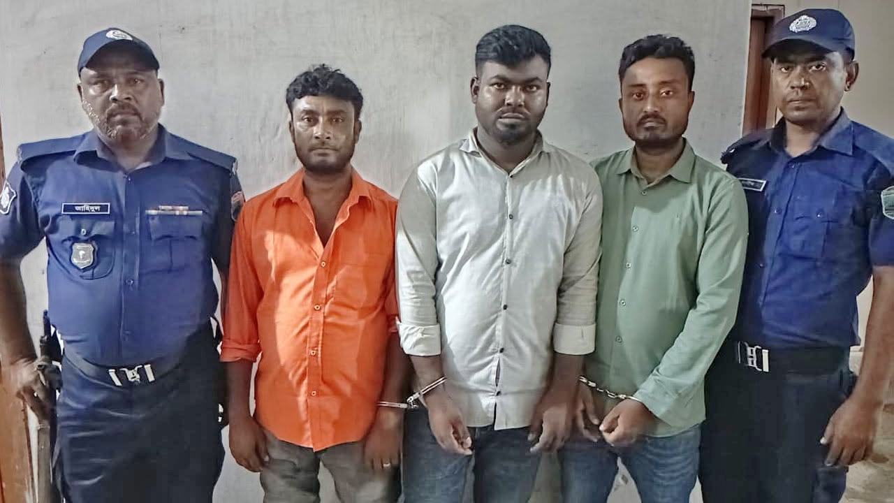 3-arrested-while-preparing-for-procession-in-Naogaon