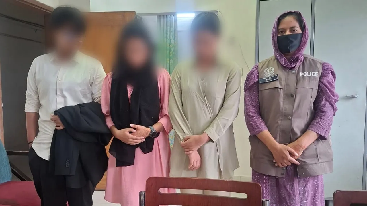মাকে অচেতন করে বান্ধবীকে নিয়ে উধাও দুই বোন, উদ্ধার করলো পুলিশ