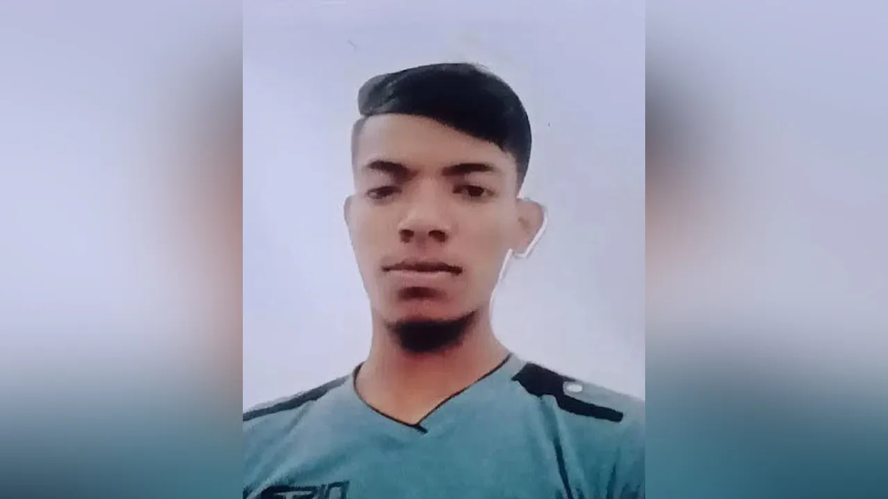 ছেলে হত্যার বিচার চান শহীদ সুমন পাটোয়ারীর মা-বাবা