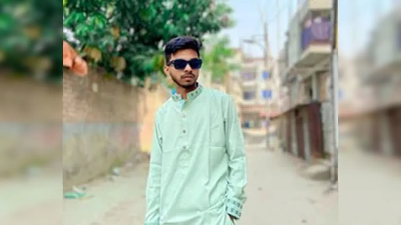 শহীদ রিফাতের খুনিদের বিচার দাবি মা-বাবার