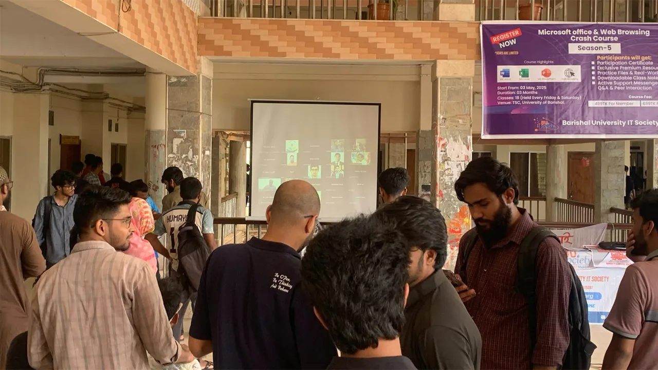 শেখ হাসিনার পক্ষে ববি শিক্ষকদের গোপন সভা বড় পর্দায় দেখাল শিক্ষার্থীরা