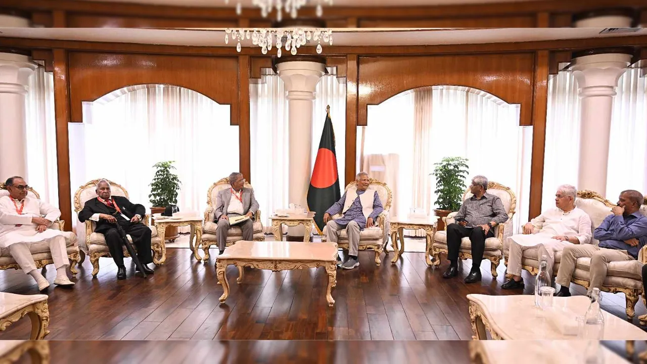 প্রধান উপদেষ্টার সাথে যমুনায় বিএনপির বৈঠক চলছে