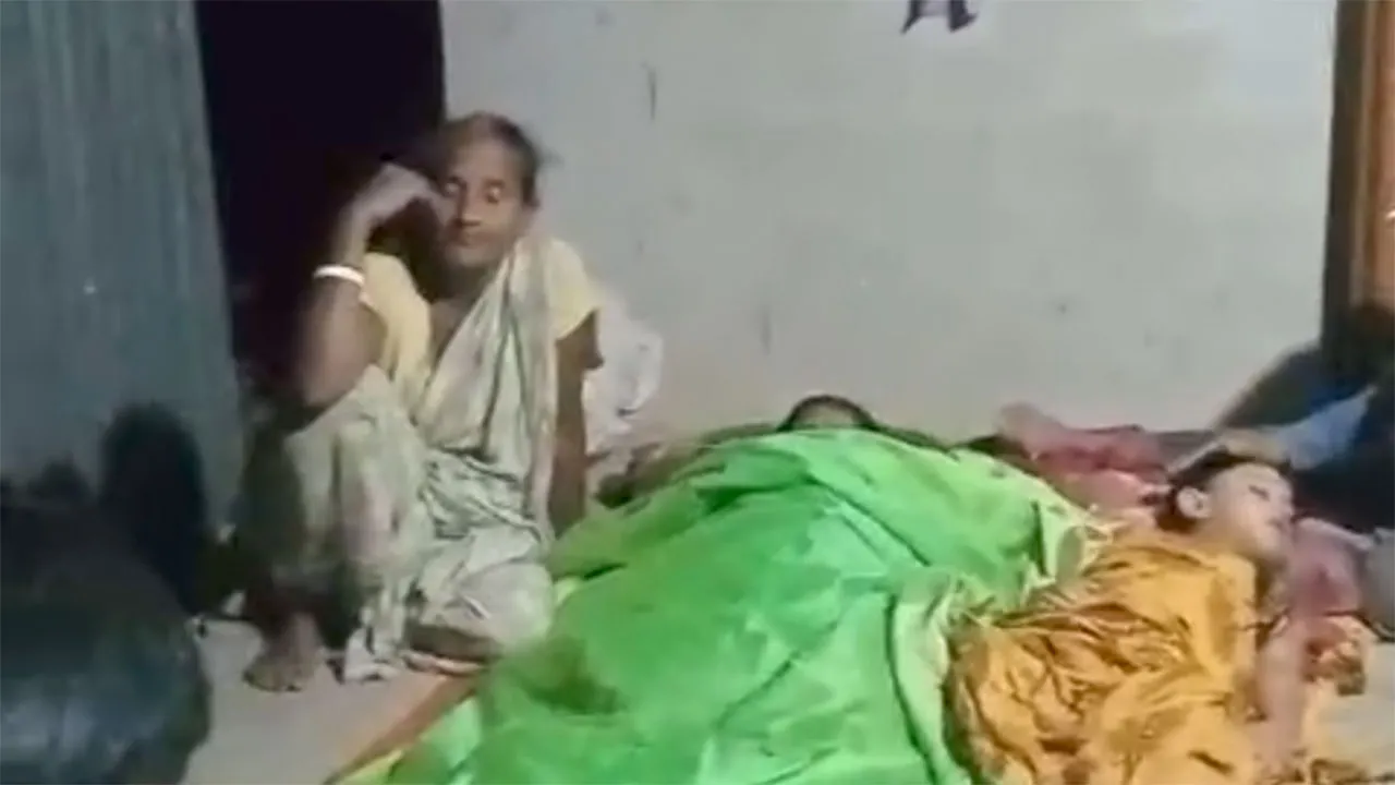 জামালগঞ্জে ট্রলার ডুবিতে নিহত ৪ জনের লাশ স্বজনদের কাছে হস্তান্তর