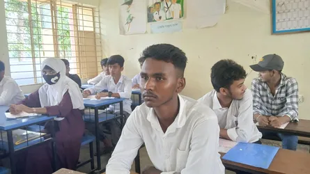 বাবার লাশ ঘরে রেখে পরীক্ষার হলে খাইরুল