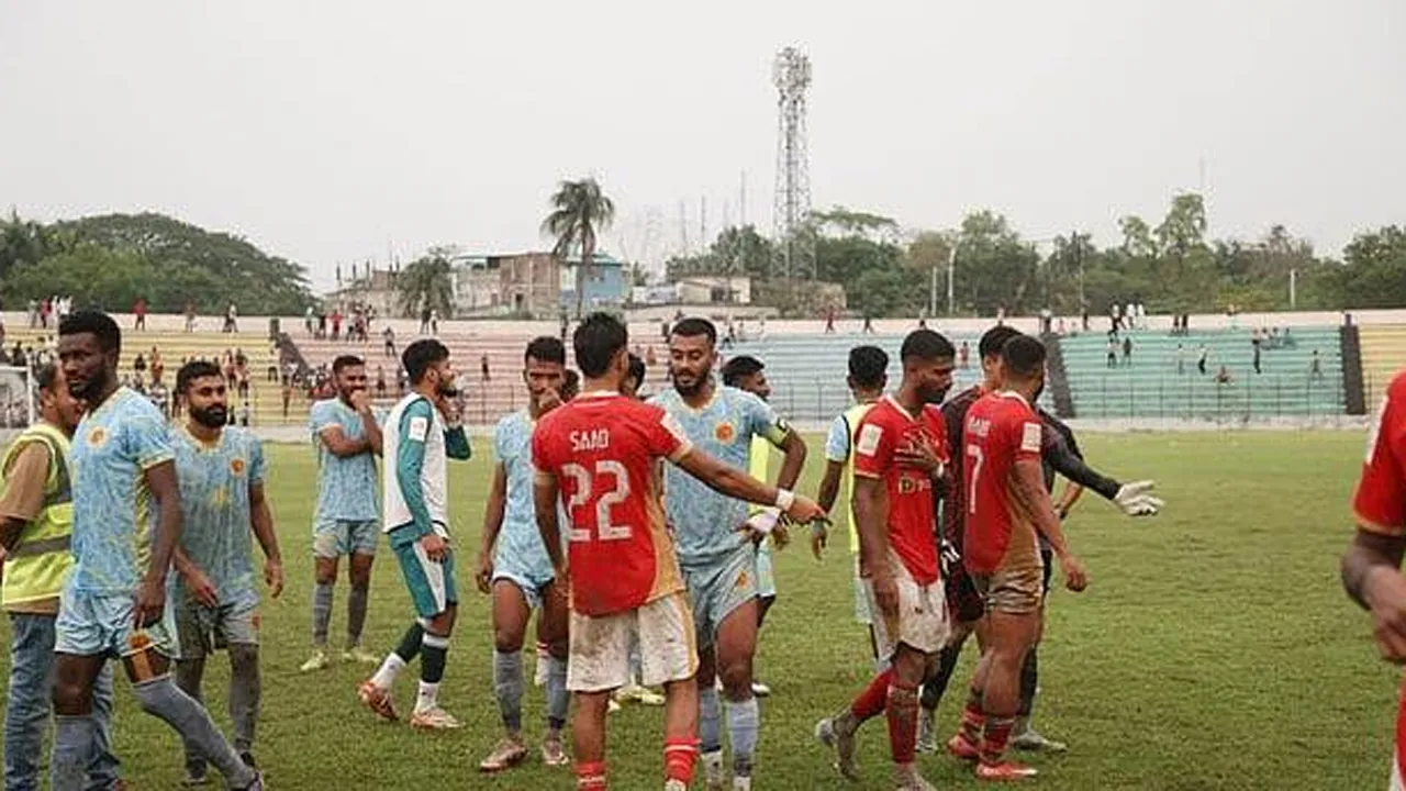 শিরোপা নিষ্পত্তি হয়নি, স্থগিত আবাহনী-বসুন্ধরার ফাইনাল