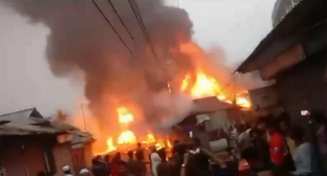লক্ষ্মীপুরে আগুনে ২০ দোকান পুড়ে ছাই
