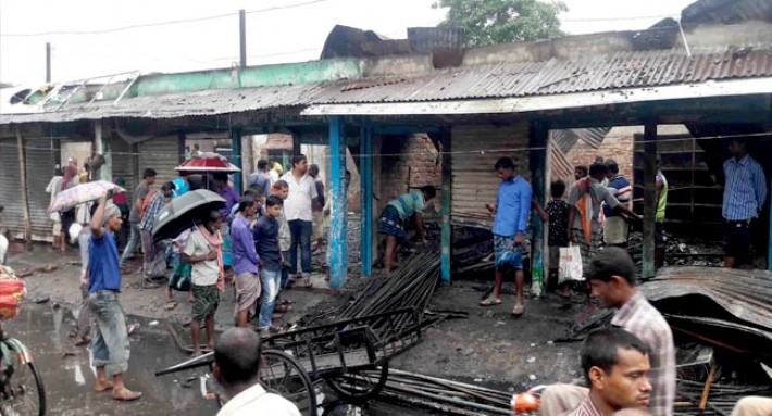 সুনামগঞ্জে আগুন লেগে ৯ দোকানের দেড় কোটি টাকার ক্ষয়ক্ষতি