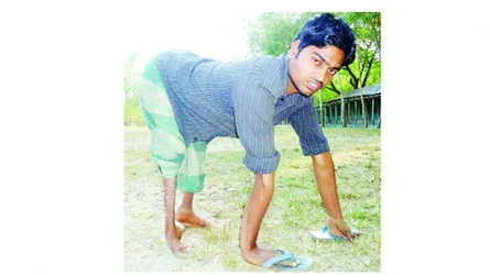 প্রতিবন্ধী কদম আলী নিজ পায়ে দাঁড়াতে চান