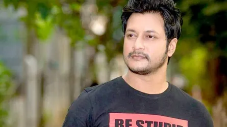 দুই পর্দাতেই সমানতালে ব্যস্ত ইমন